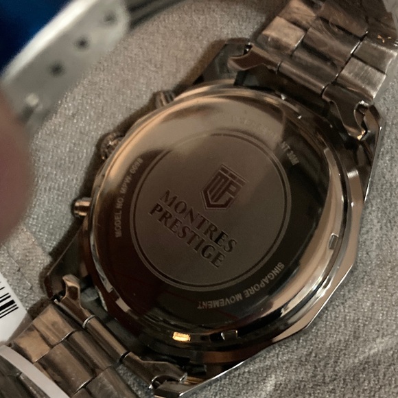 Invicta Montres
Prestige Men's Watch - 46mm, Steel 0098 - Picture 4 of 6